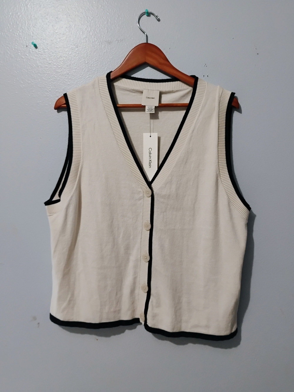 Calvin Klein Cream Button-Front Sleeveless Knit Top with Black Trim